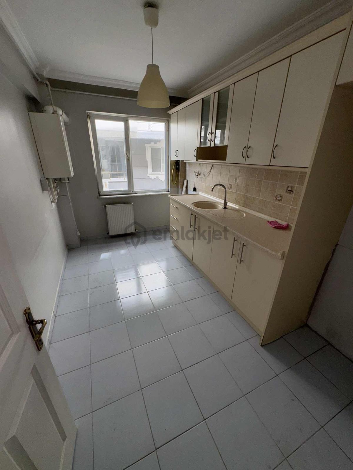 Zeki Emlak'tan Asansörlü 3+1 Kiralık Daire - 10