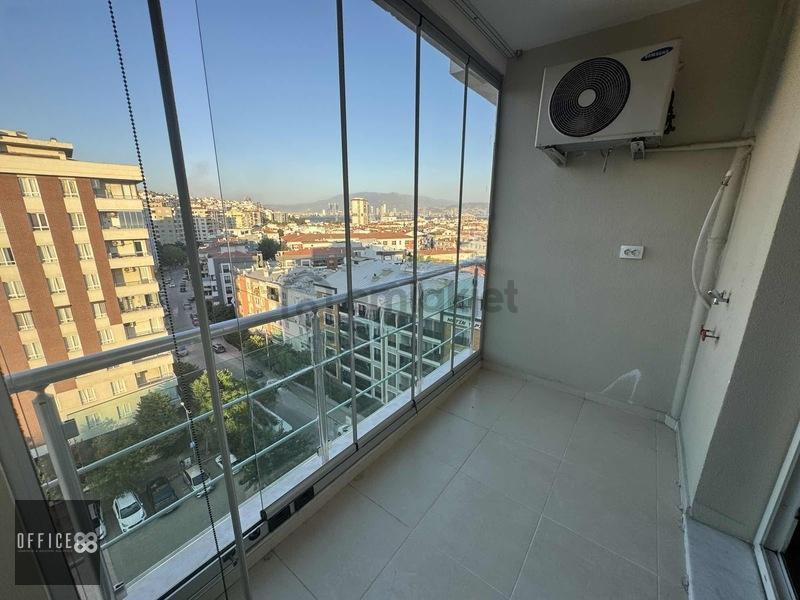 Karşıyaka Bahçelıevler'de Cam Balkonlu Denız Manzaralı - 30