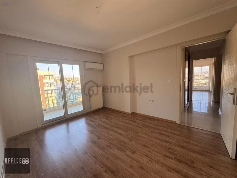 Karşıyaka Bahçelıevler'de Cam Balkonlu Denız Manzaralı - 29