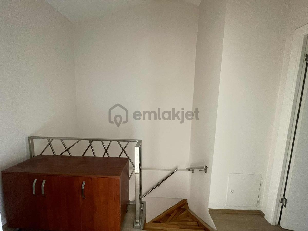 Çamlıca'da Kiralık 5+1 Dublex Daire - 18