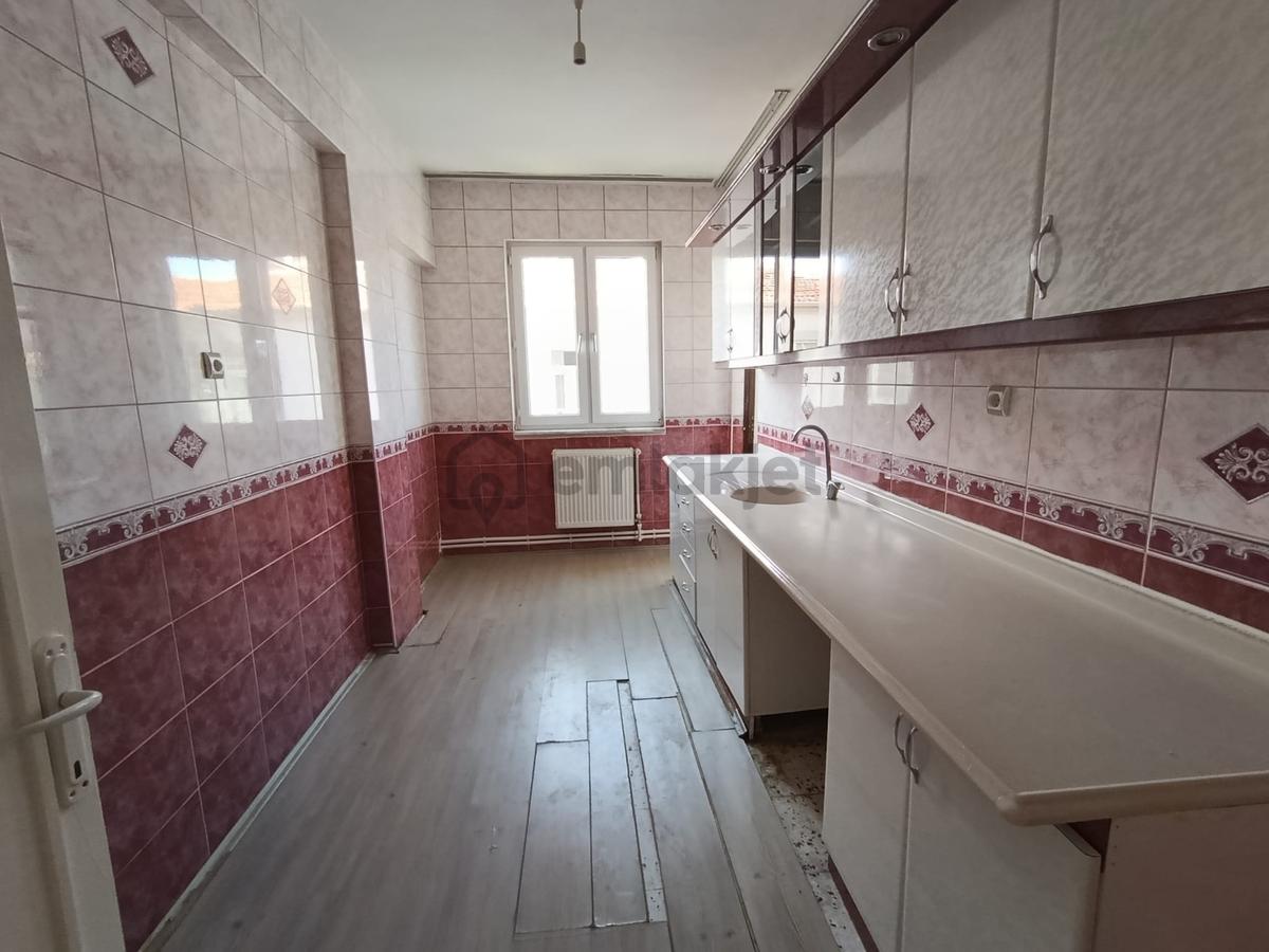 Yeni Mahallede Kiralık 3+1 Daire - 10
