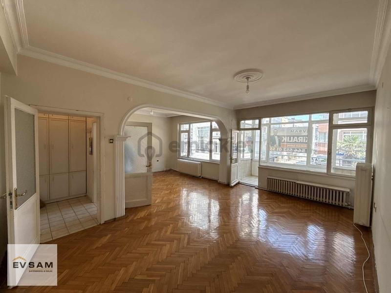 Lise Caddesine Cephe 3+1 Geniş Kiralık Daire