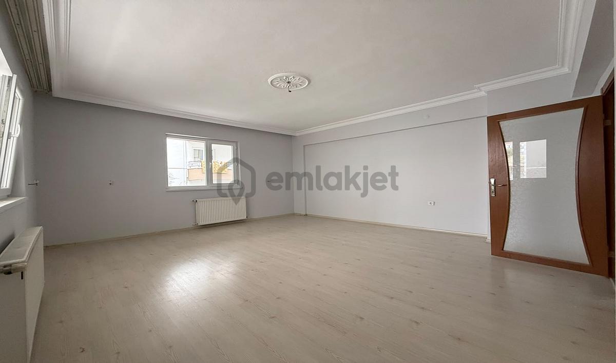Yasa'dan Hisar'da 2.kat Cadde Üzeri 3+1 Asansörlü Yapılı Daire ! - 8