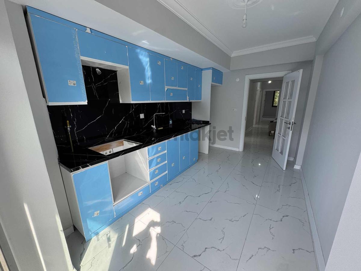 Erenler Tepekum Mahallesinde Ara Kat 3+1 Satılık Daire - 7