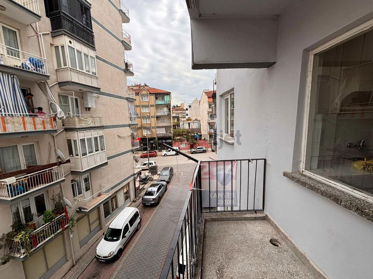 Remax Model Den İnönü Caddesinde 4+1 Ara Kat Asansörlü Satılık Daire - 4