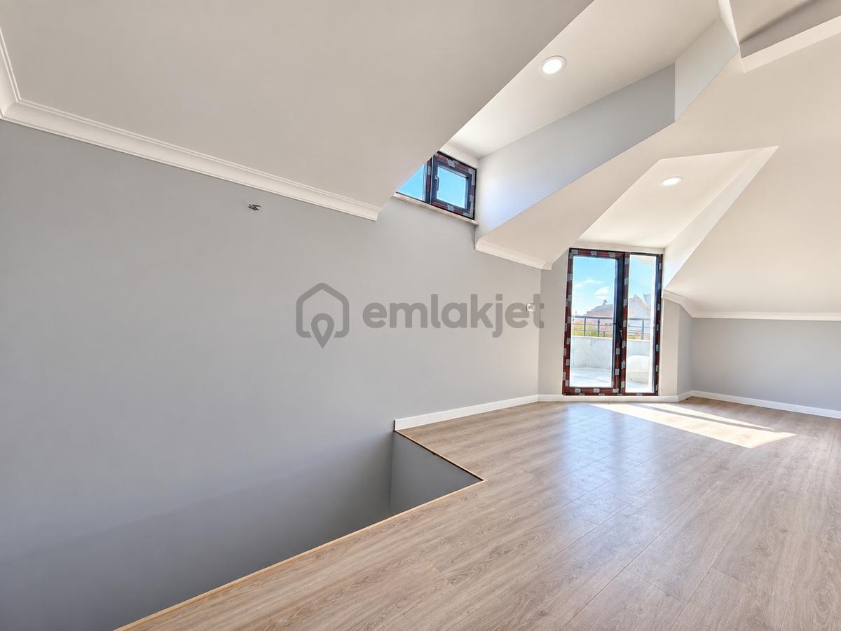 Bahçelievler Çamlık Cadde Köşe Satılık 3+1 Dublex - 18