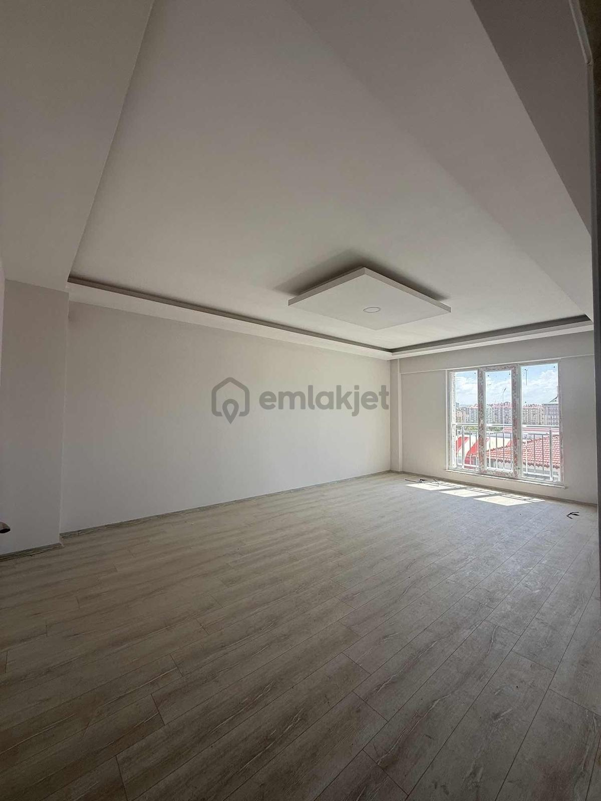 Kılavuz Mahallesinde Satılık Güney Cephe 4+1 Sıfır Daire - 2