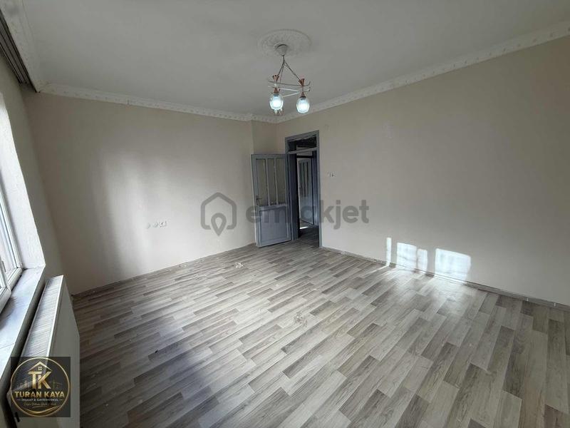 60. Yıl Mahallesinde 2+1 Müstakil Kiralık Daire - 11