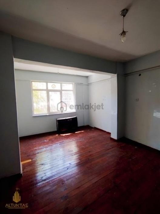 Derince İbn-i Sinada 267 M² Arsalı 3 Katlı Bina - 31