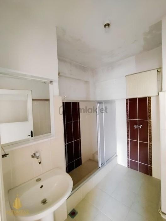 Derince İbn-i Sinada 267 M² Arsalı 3 Katlı Bina - 15