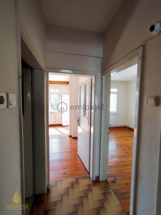 Derince İbn-i Sinada 267 M² Arsalı 3 Katlı Bina - 3