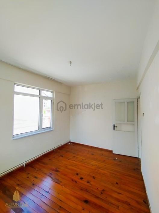 Derince İbn-i Sinada 267 M² Arsalı 3 Katlı Bina - 16