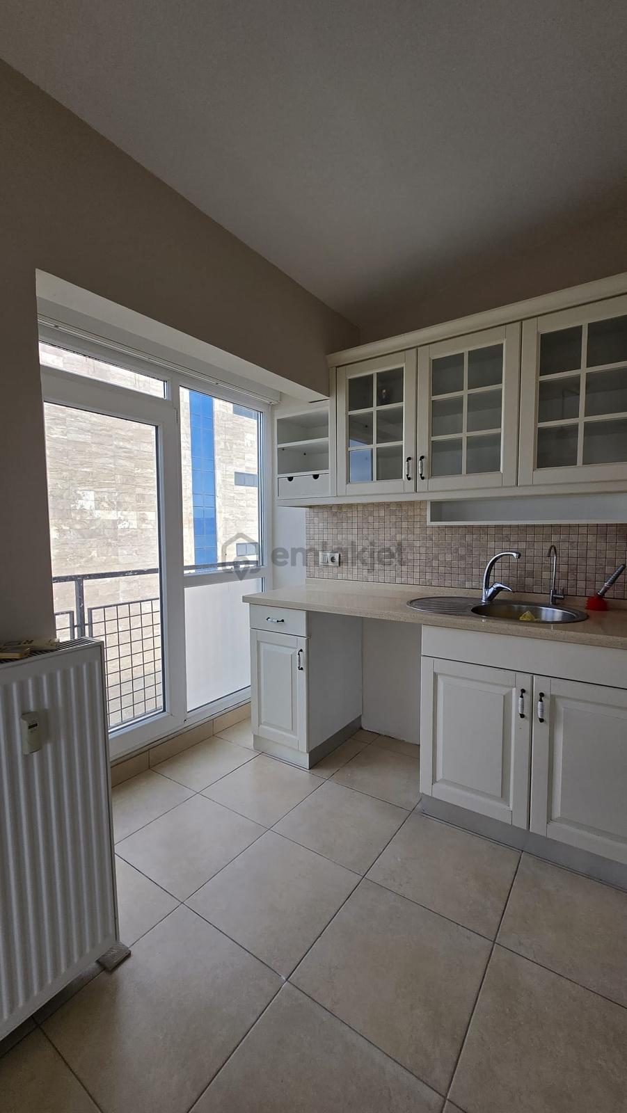 Karşıyaka Yalı Bulvarı Üzerinde Full Tadilatlı Kiralık 2+1 Daire - 8