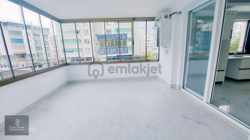 Civan'dan Derebahçe'de Ekinci Towers'ta 4+1 Kiralık Daire. - 19