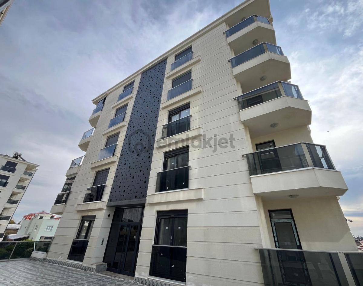 Serik Gedik Orta Mah. Satılık 3+1 Site İçi Daire - 2