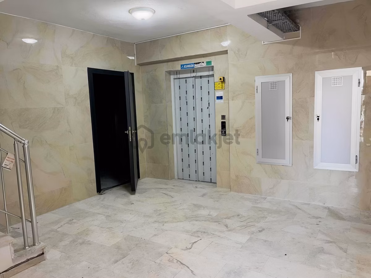 Edirne Merkezde Sıfır 1+1 Ara Kat Daire Gözde Konum - 12