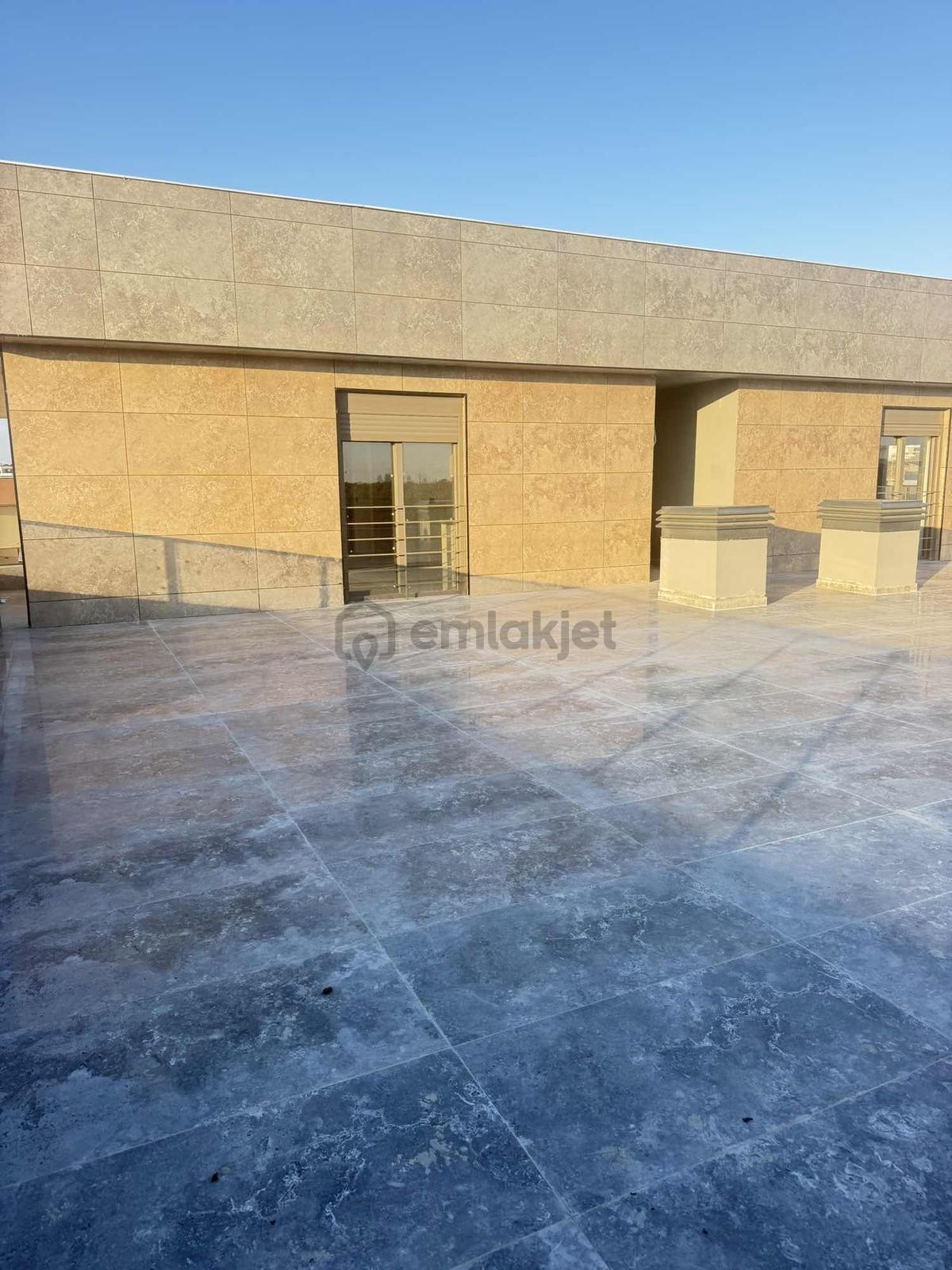 Teraslı Kiralık 2+1 Daire - 15