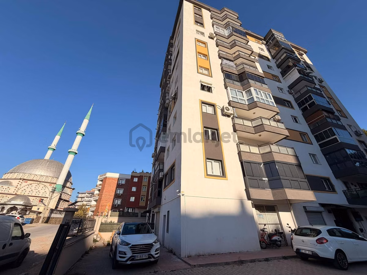 Buca Çeçen Kentte Satılık 3+1 Ara Kat