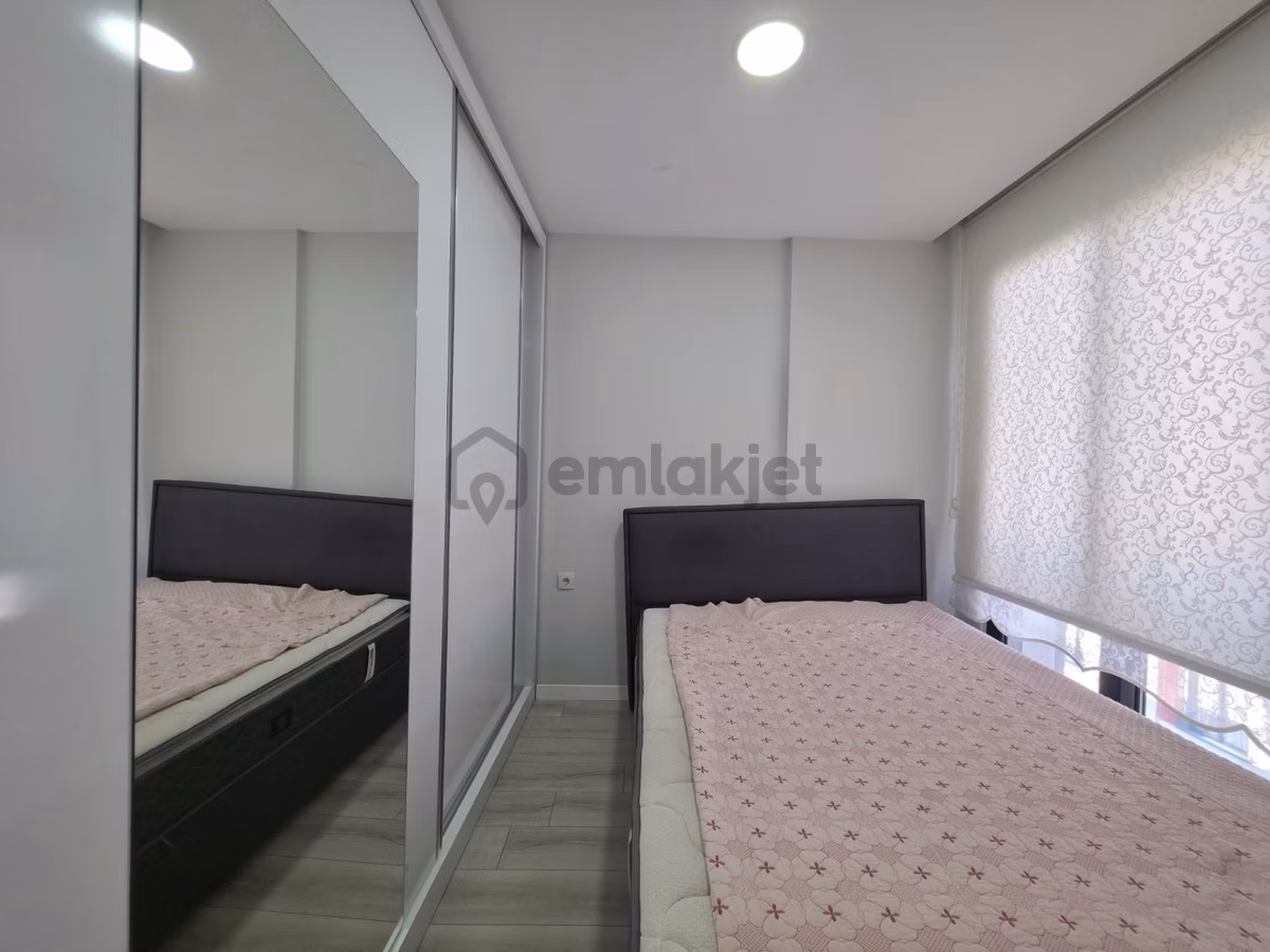 Serhat Özgüner'den Eşyalı Kiralık 1+1 Havuz Cephe Daıre - 8