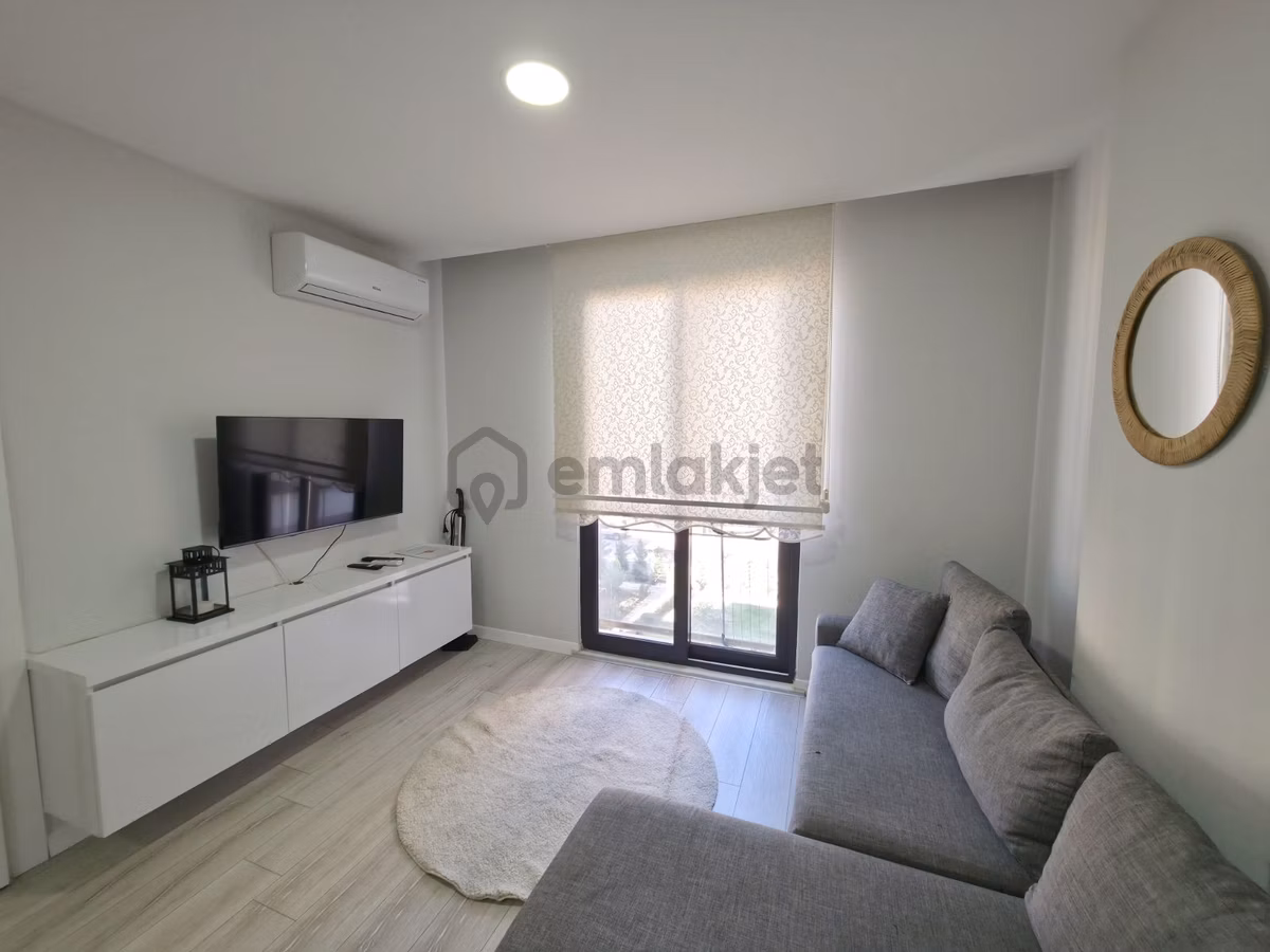 Serhat Özgüner'den Eşyalı Kiralık 1+1 Havuz Cephe Daıre - 4