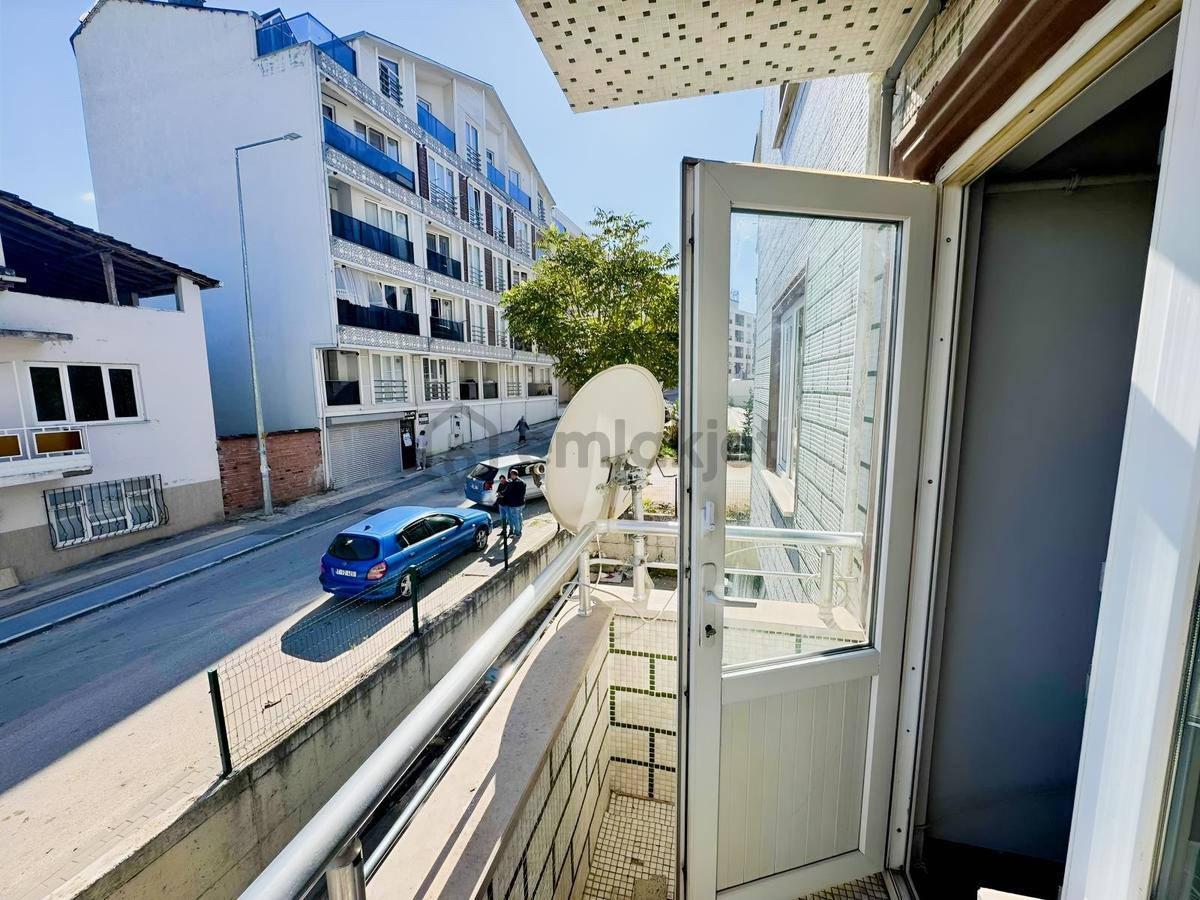 Merkezi Konumda Eşyalı 2+1 Arakat Daire - 12