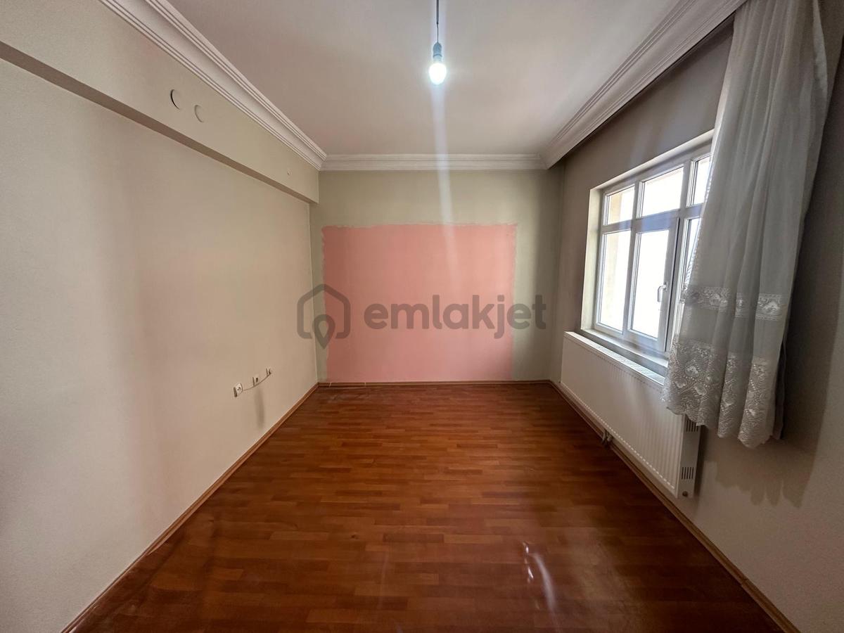 Fırat Mahallesi İnderesinde 4+1 Ara Kat Kiralık Daire - 15