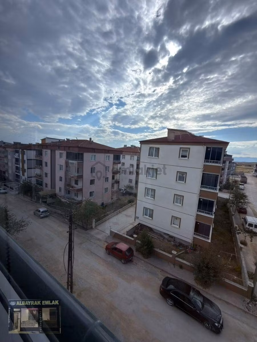 Albayrak'tan Satılık Köşe Başı Sıfır 2+1 Daire - 9