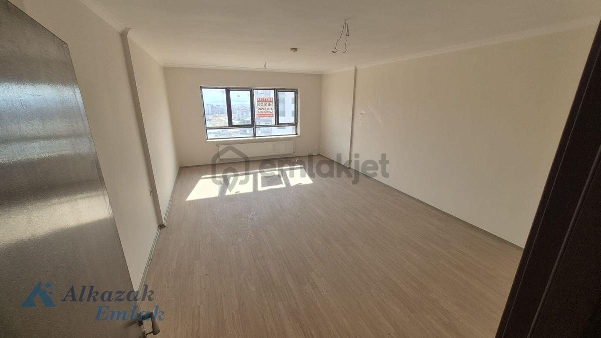 Alcı Mahallesinde Satılık 4+1 Daire - 24