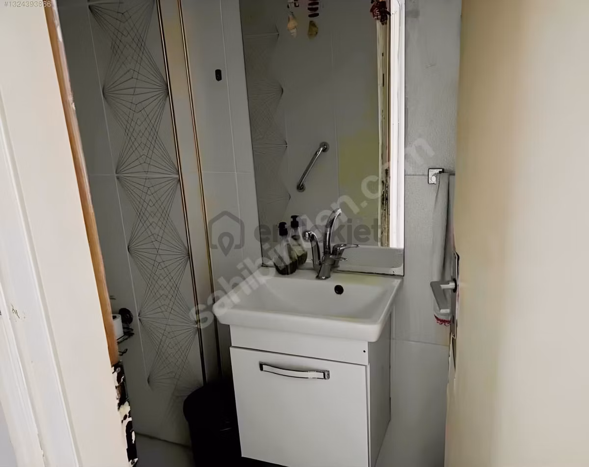 Reşatbeyde Ev Ve İşyeri Olarak Kullanılmaya Uygun 3+1 Daire - 11