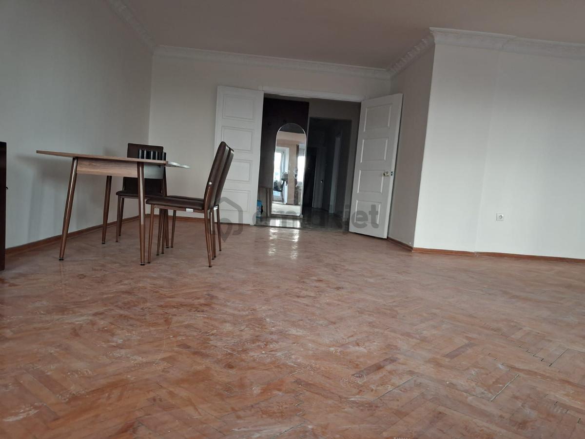 Göztepe Mahallesi'nde Geniş 3+1 Kiralık Daire - 6