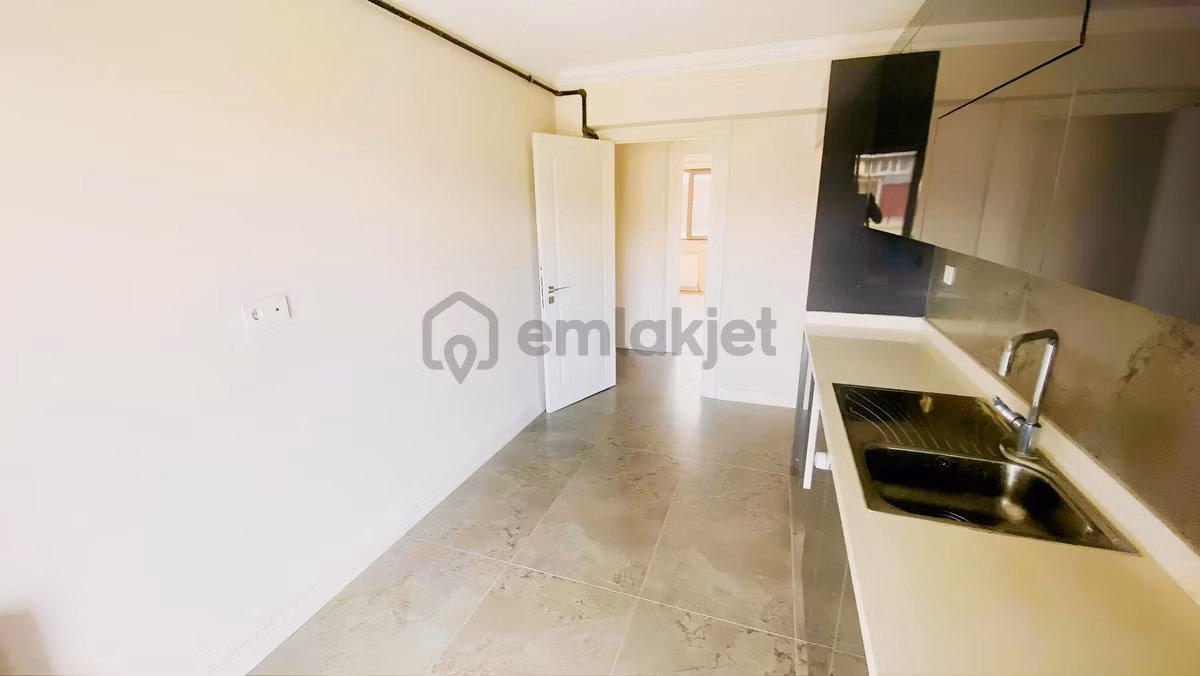 Pendik Kurtköy'de 3+1 Ebeveyn Banyolu Nezih Sitede Geniş Daire - 20