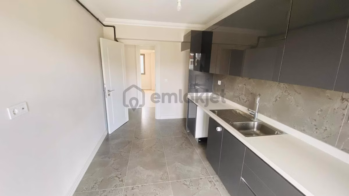 Pendik Kurtköy'de 3+1 Ebeveyn Banyolu Nezih Sitede Geniş Daire - 19