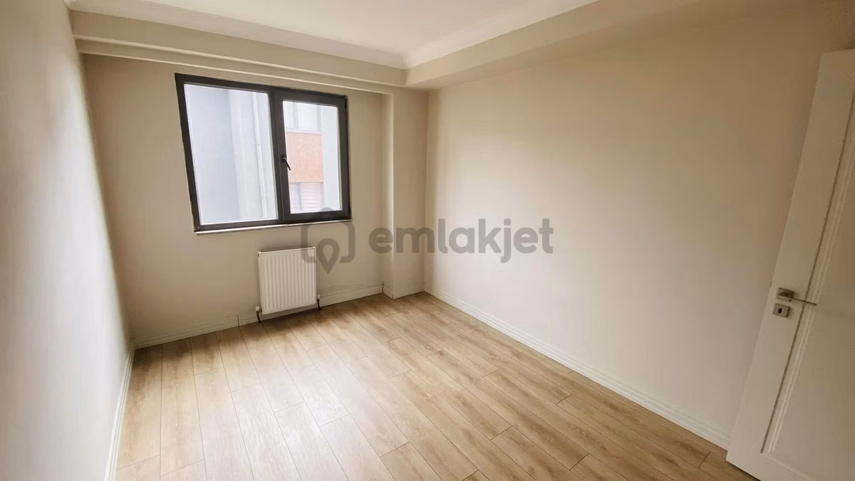 Pendik Kurtköy'de 3+1 Ebeveyn Banyolu Nezih Sitede Geniş Daire - 23