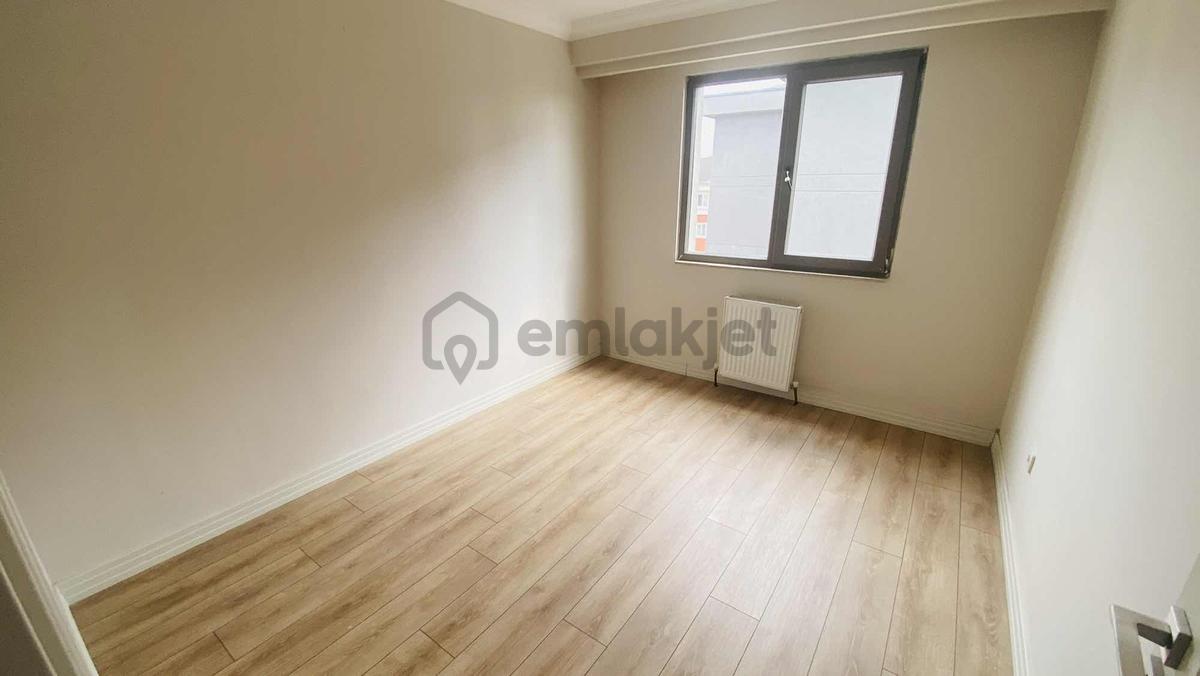 Pendik Kurtköy'de 3+1 Ebeveyn Banyolu Nezih Sitede Geniş Daire - 37