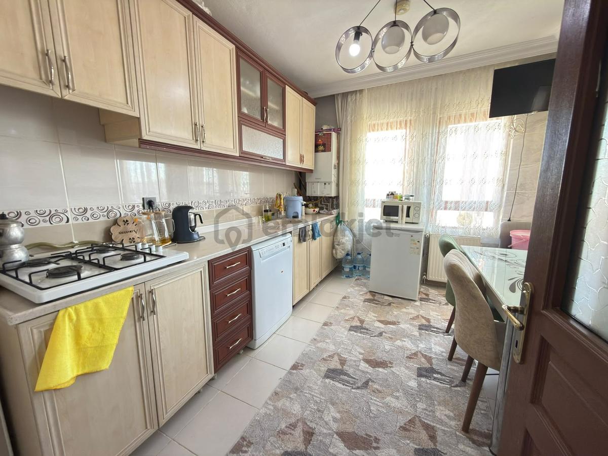 Altınşah Emlak'tan Cadde Üzerinde 125m² 2.kat 3+1 - 6