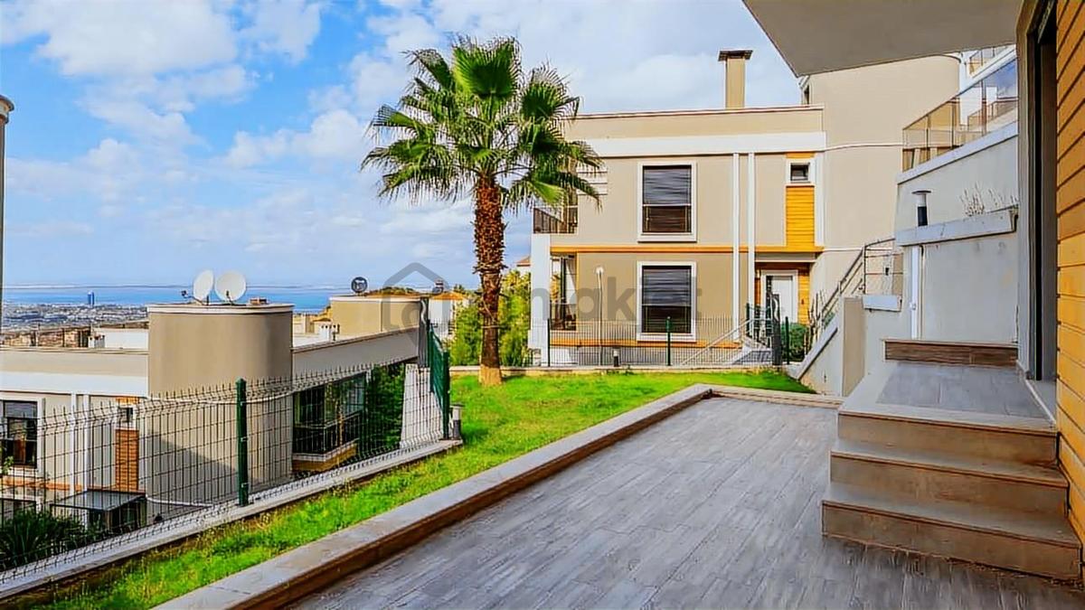 Balçova Çetin Emeç'te Körfez Ve Dağ Manzaralı Lüks Triplex Villa - 19