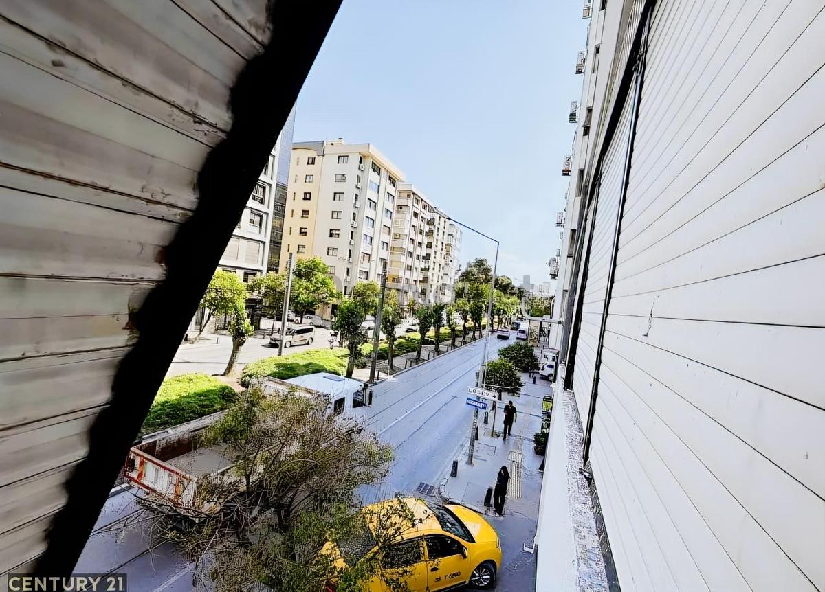 Alsancak Şair Eşref Bulvarı Muhteşem Konumda 3+1 Satılık - 24