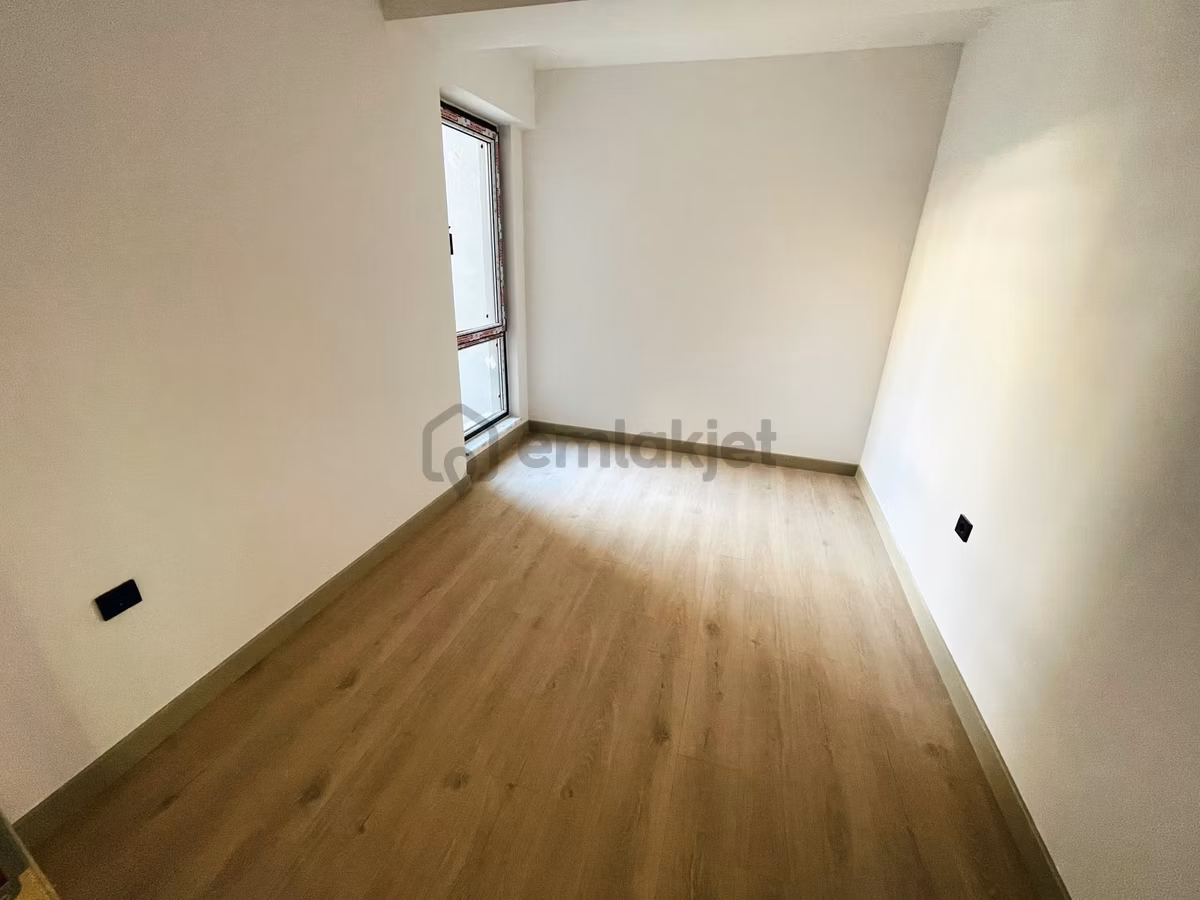 Özkan'dan Manastır'da Havuzlu Sitede Satılık 125 M² 3+1 Daire - 24