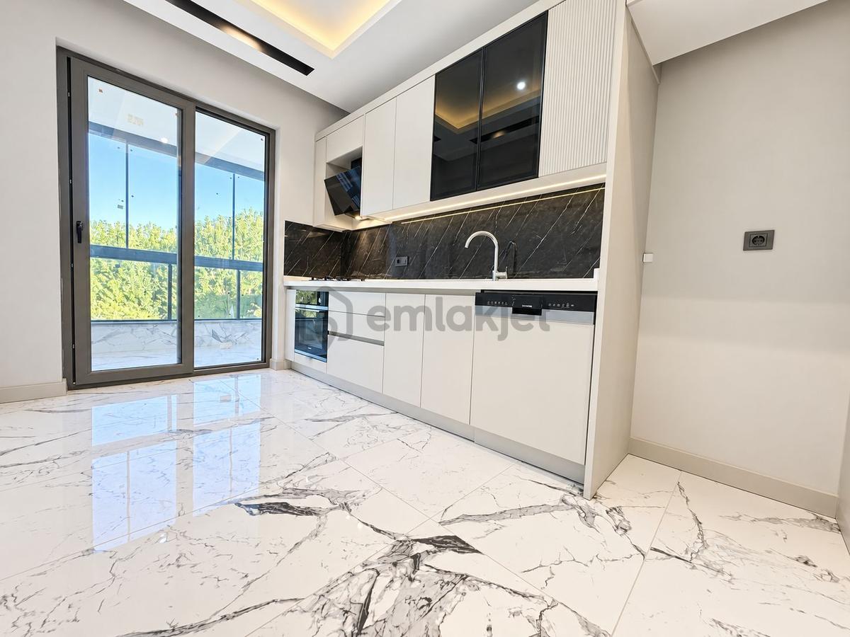 Yükselden Altınkumda Ara Kat 2+1 Yerden Isıtma Ebeveyn Banyo
