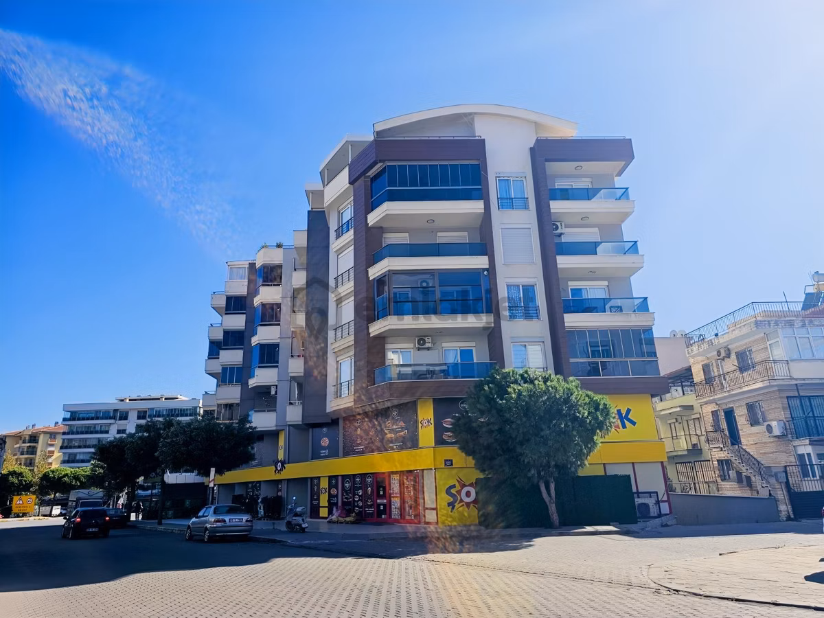 Söke Atatürk Mahallesinde Satılık 4+2 Dublex Daire
