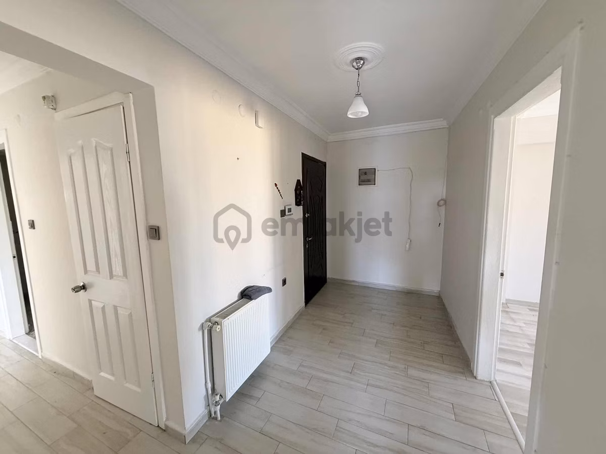 Ataşehir'de Bazekol Karşısında Tadilatlı Satılık 3+1 Daire - 14