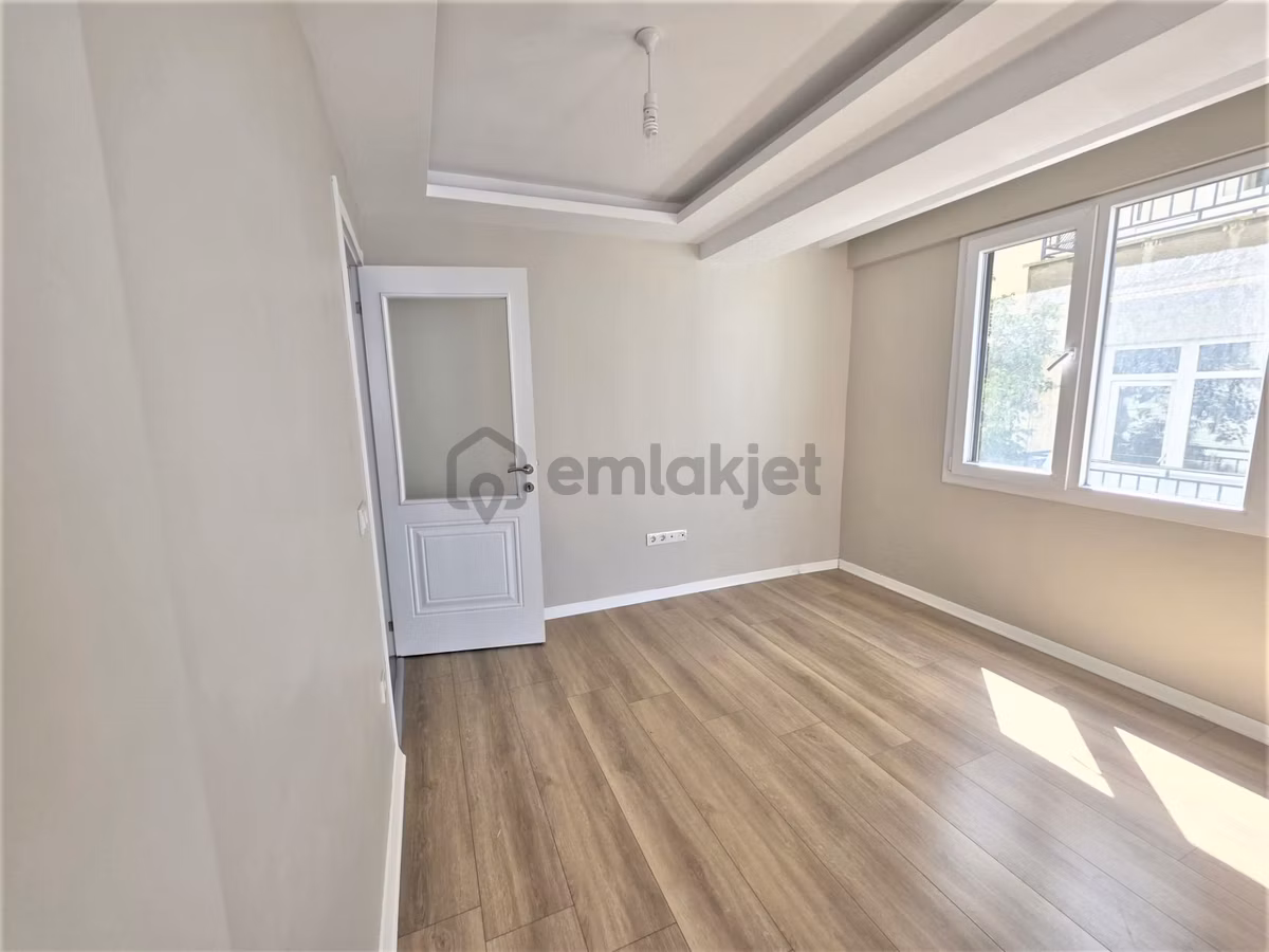 İstanbul House'dan Bahçelievler'de 2 Yıllık Binada 2+1 Ara Kat - 12
