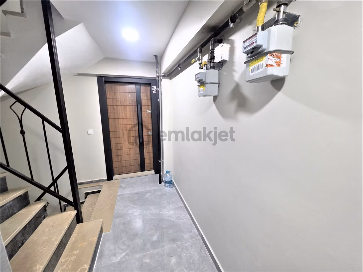 İstanbul House'dan Bahçelievler'de 2 Yıllık Binada 2+1 Ara Kat - 21