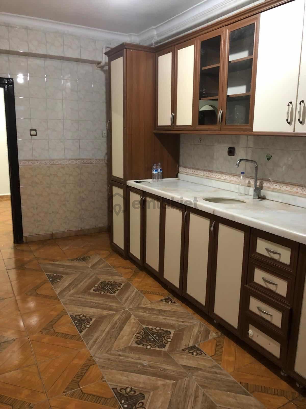 Tesisler Civarı Kiralık 3+1 Daire - 2