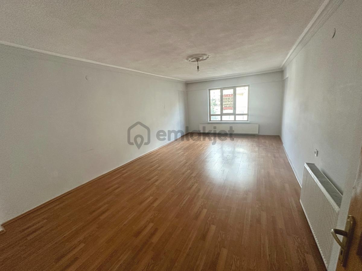Bahçelerüstü Saimekadın Belediye Yakını Kiralık 3+1 - 6