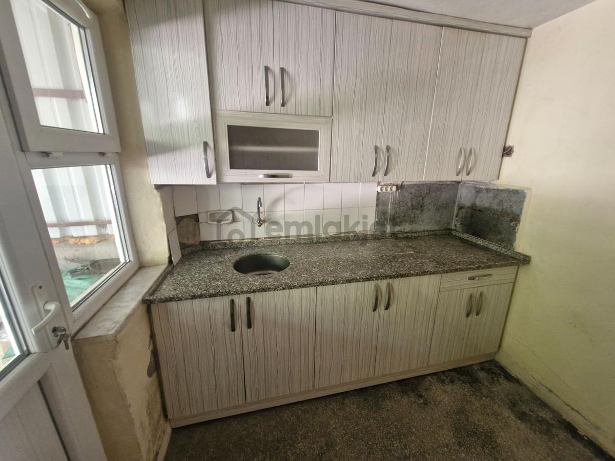 Davraz Mah. De Müstakil Davraz Evi Sobalı