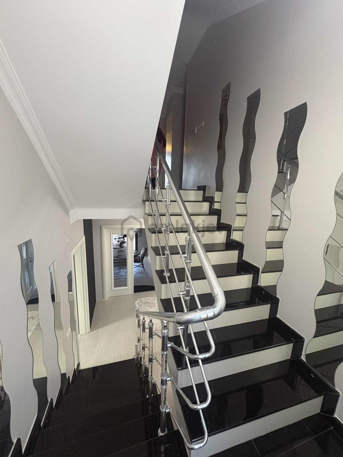 Başiskele Merkezde Süper Konumda Müstakil Villa - 21