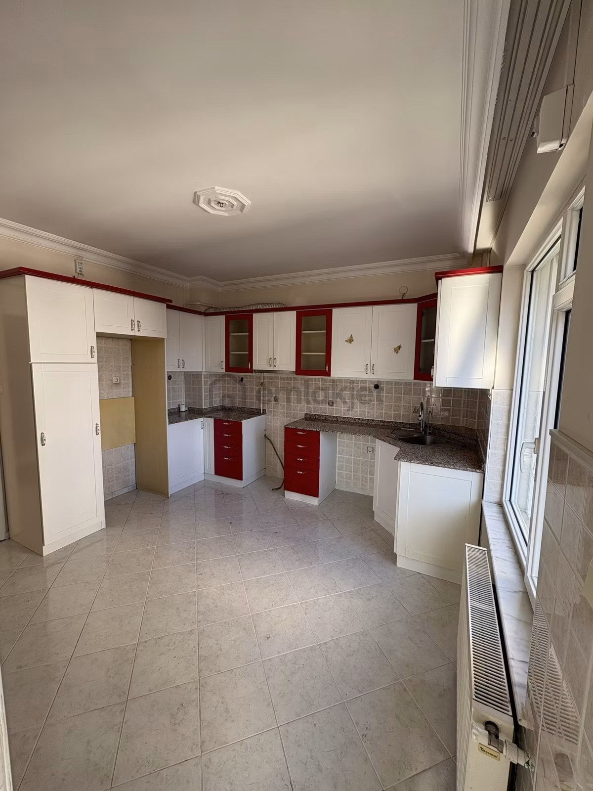 Satılık Bakımlı Ve Geniş 3+1 Daire - 12