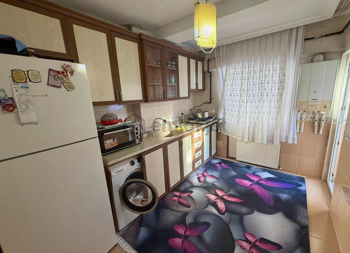 Mercan Emlak'tan 2+1 90 M2 Çift Balkonlu Daire