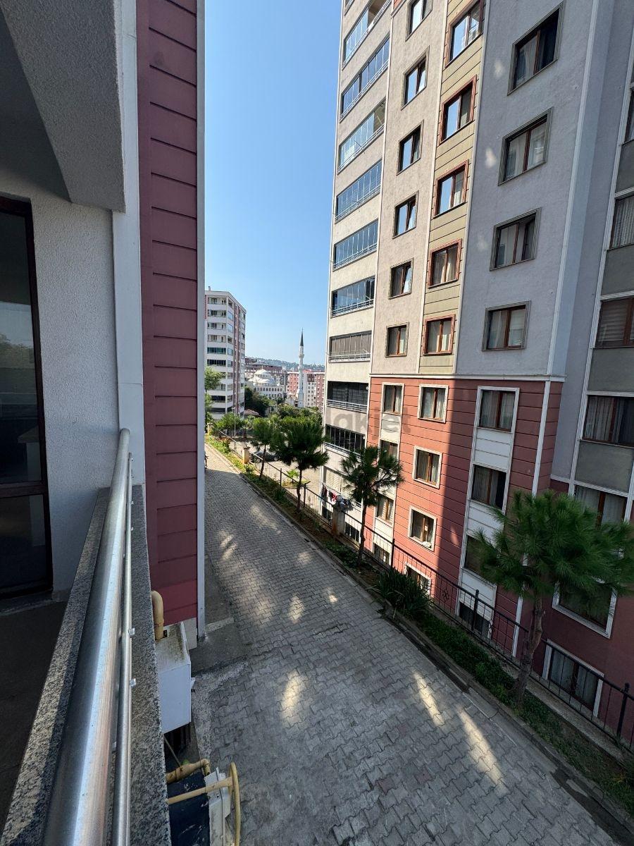 Yomra Sancak Mahallesinde Kıralık Daıre - 7